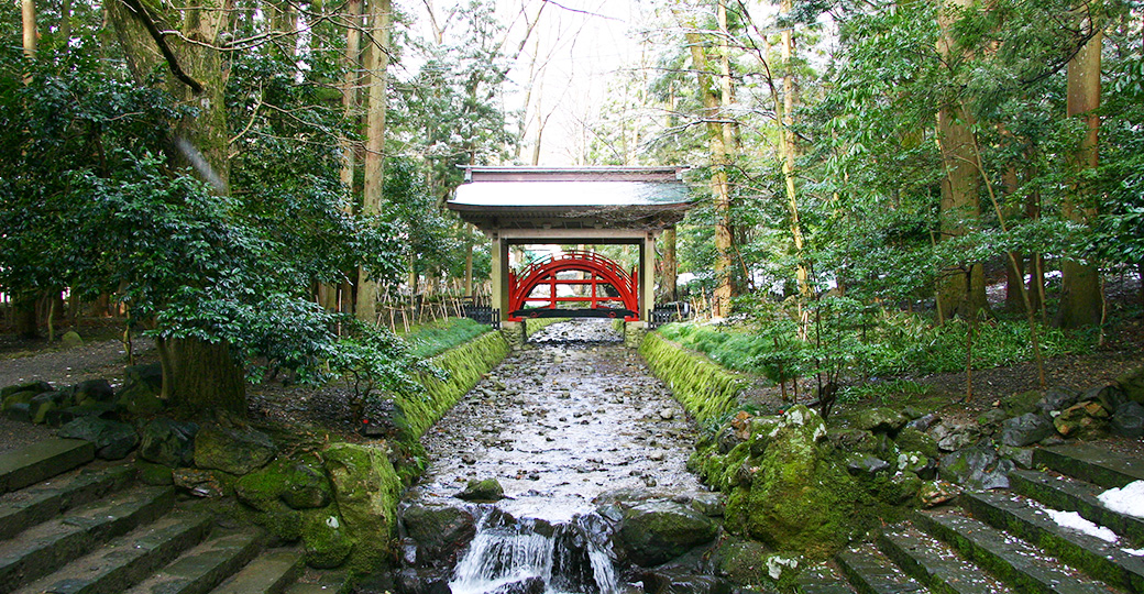 弥彦神社