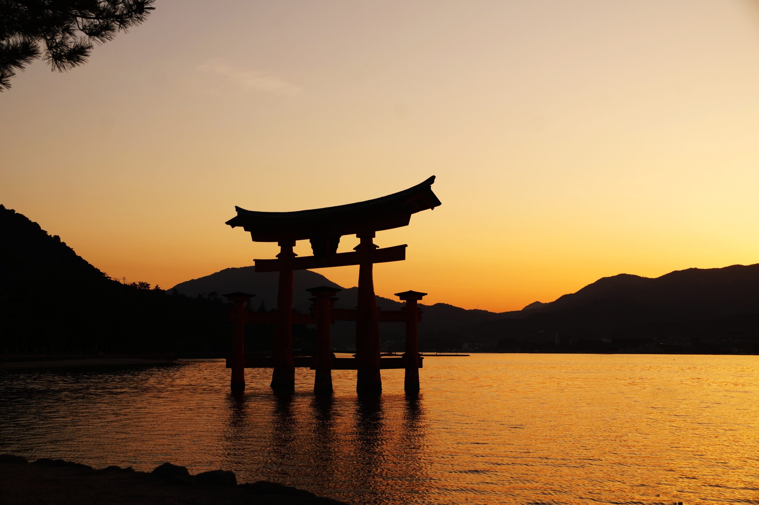 厳島神社　夕景